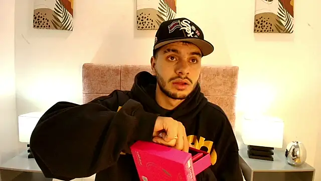 Amadeo Wild online show from March 2026 12:09:01 PM