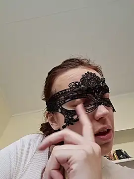 PearMaki online show from November 2025 12:53:02 PM