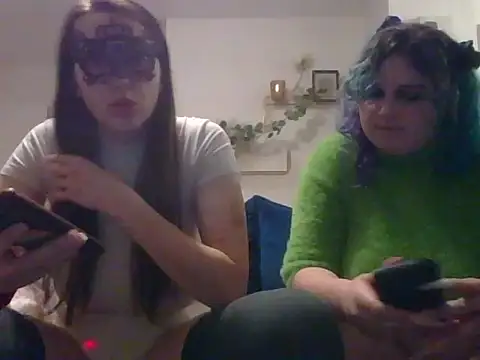 PearMaki online show from December 2024 01:07:01 AM