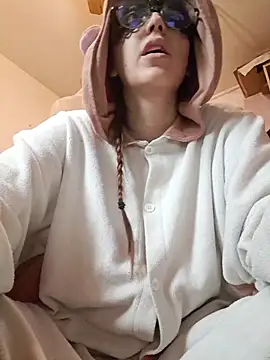 PearMaki online show from October 2025 03:13:01 PM