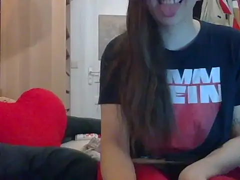 PearMaki online show from December 2024 04:10:01 PM