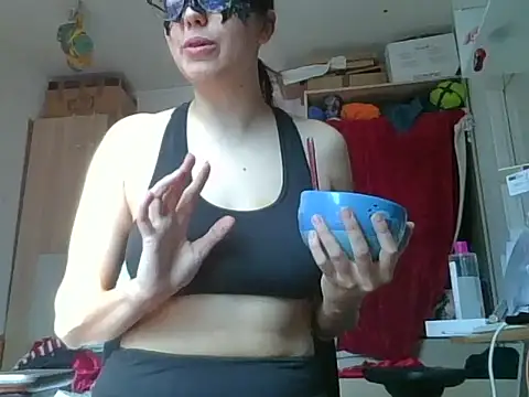 PearMaki online show from March 2025 10:49:02 AM