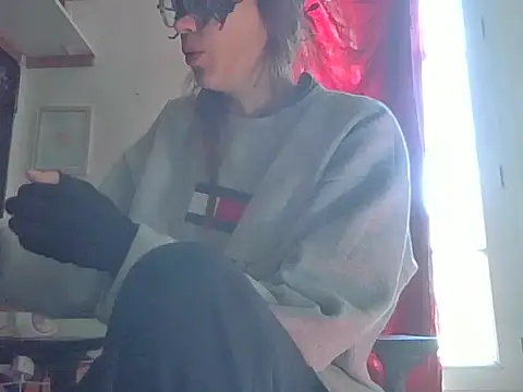 PearMaki online show from February 2025 10:28:02 AM