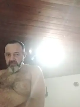 Leocesar37 online show from November 2025 03:11:01 AM