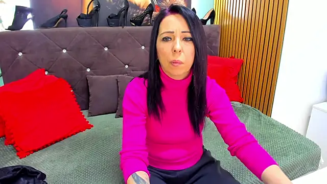 LauraSin online show from April 2026 05:52:02 PM