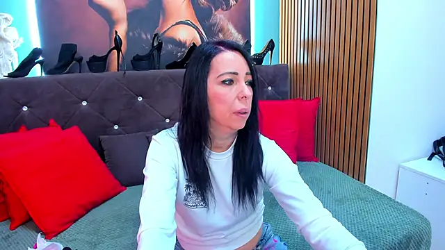 LauraSin online show from February 2026 04:24:02 AM