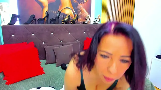 LauraSin online show from May 2026 03:35:02 AM