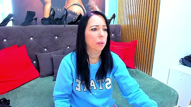 LauraSin online show from March 2026 04:23:01 AM