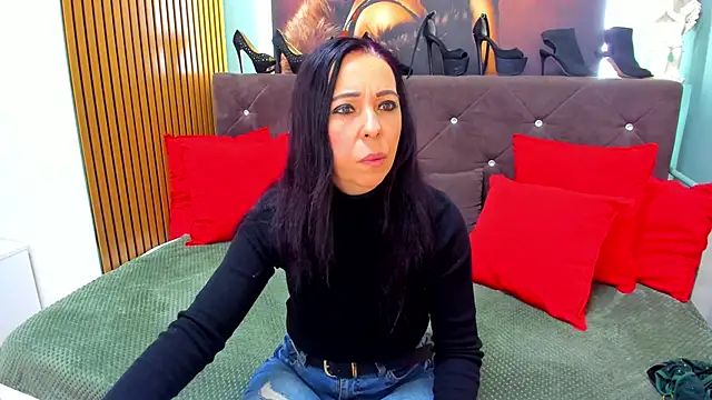 LauraSin online show from February 2026 07:21:02 PM