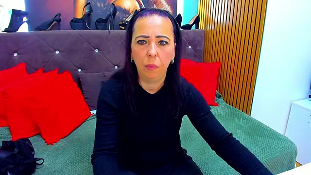 LauraSin online show from May 2026 03:33:01 AM