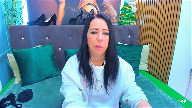 LauraSin online show from December 2025 04:27:01 AM