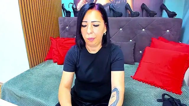 LauraSin online show from July 2026 03:25:02 AM