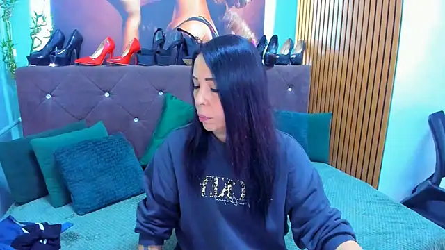 LauraSin online show from October 2025 03:19:02 AM