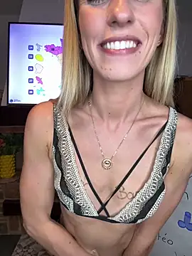 lola tentatiion online show from September 2025 08:20:01 PM