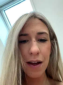 lola tentatiion online show from December 2025 07:55:01 AM