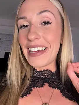 lola tentatiion online show from September 2025 07:02:02 PM