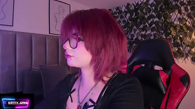Snapshot of Kitty_Gang chatting on September 2025 02:49:01 AM Kitty Gang online show from September 2025 02:49:01 AM