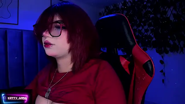 Kitty Gang online show from December 2025 02:45:02 AM