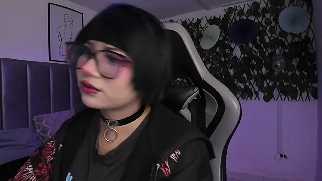 Kitty Gang online show from April 2026 01:06:01 AM