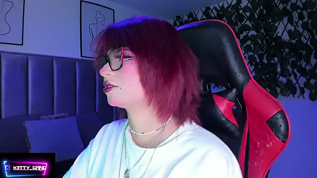 Snapshot of Kitty_Gang chatting on October 2025 02:37:01 AM Kitty Gang online show from October 2025 02:37:01 AM