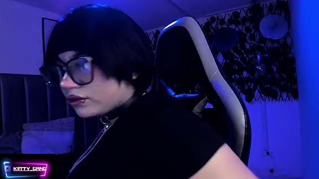 Kitty Gang online show from April 2026 02:24:02 AM