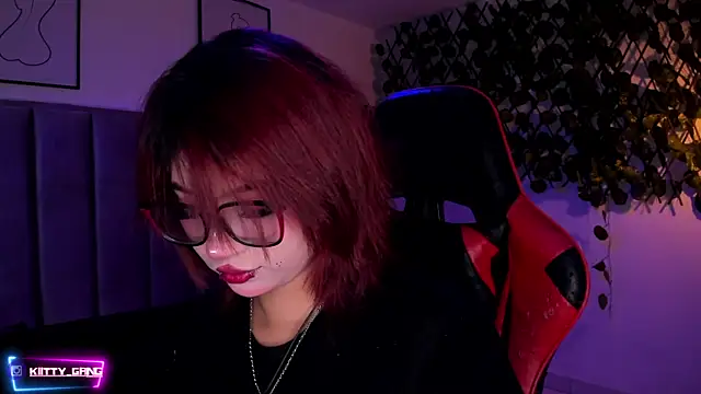 Kitty Gang online show from November 2025 02:15:02 AM