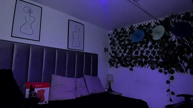 Kitty Gang online show from July 2026 12:24:02 AM