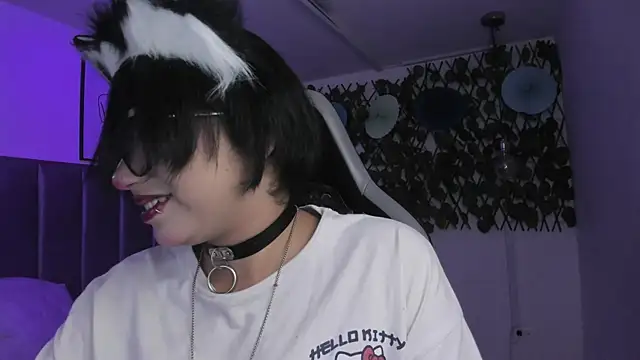 Kitty Gang online show from April 2026 01:46:01 AM