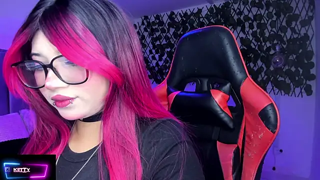 Kitty Gang online show from February 2026 01:28:01 AM