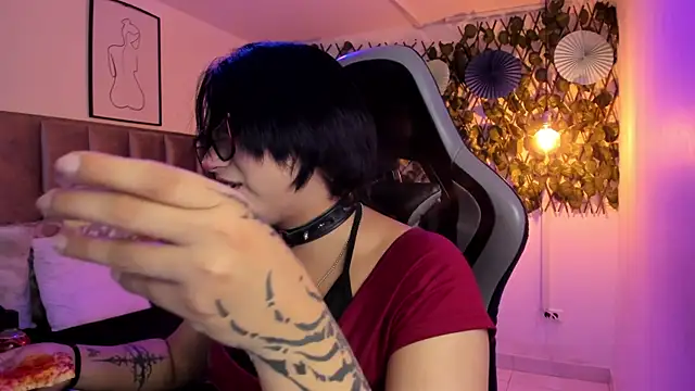 Kitty Gang online show from April 2026 02:27:02 AM