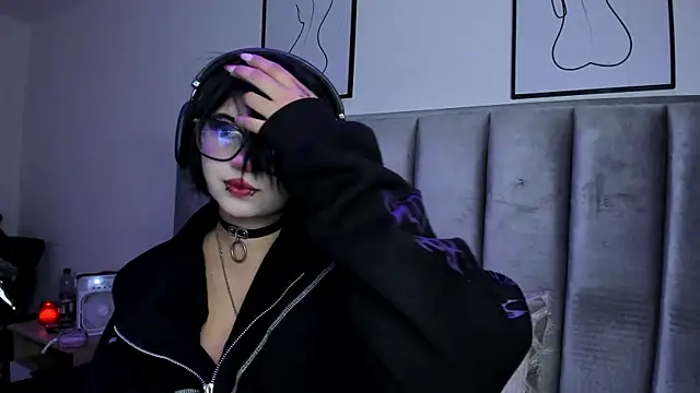Kitty Gang online show from June 2026 05:12:01 AM