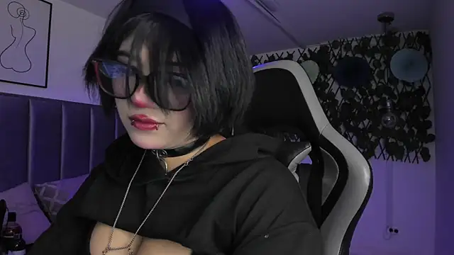 Kitty Gang online show from June 2026 12:43:01 AM