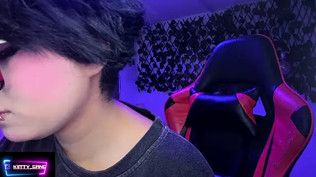 Kitty Gang online show from February 2026 02:22:01 AM