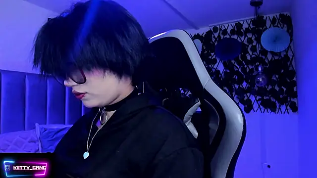 Kitty Gang online show from March 2026 02:17:02 AM