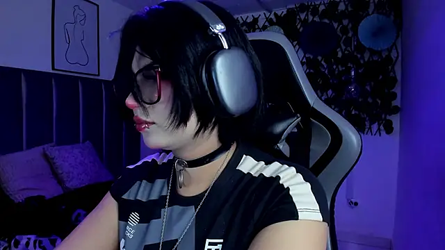 Kitty Gang online show from June 2026 02:00:02 AM