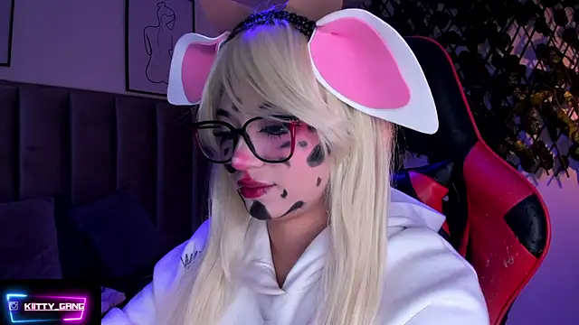 Kitty Gang online show from October 2025 02:30:02 AM