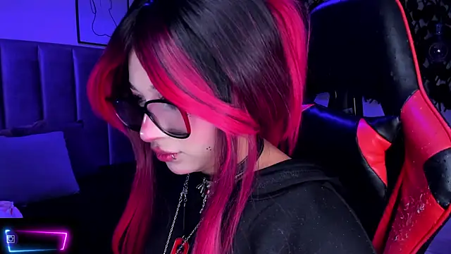 Kitty Gang online show from December 2025 02:27:02 AM