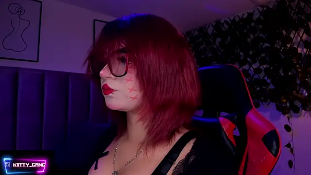 Kitty Gang online show from November 2025 01:43:02 AM