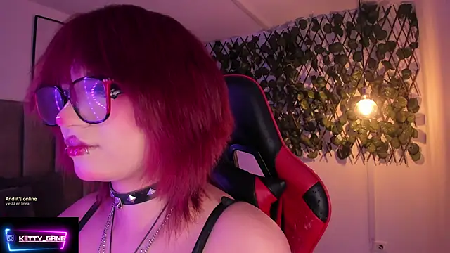 Snapshot of Kitty_Gang chatting on September 2025 02:18:02 AM Kitty Gang online show from September 2025 02:18:02 AM