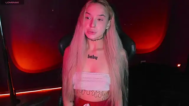 Snapshot of MilaAsh chatting on September 2025 08:10:01 AM MilaAsh online show from September 2025 08:10:01 AM