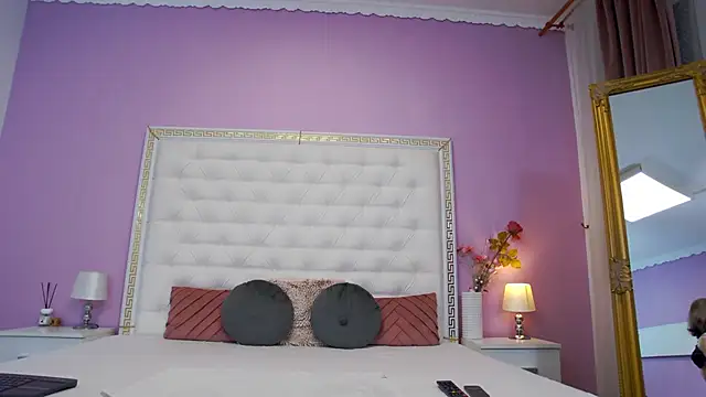 Lenna Paul online show from January 2026 05:11:01 AM