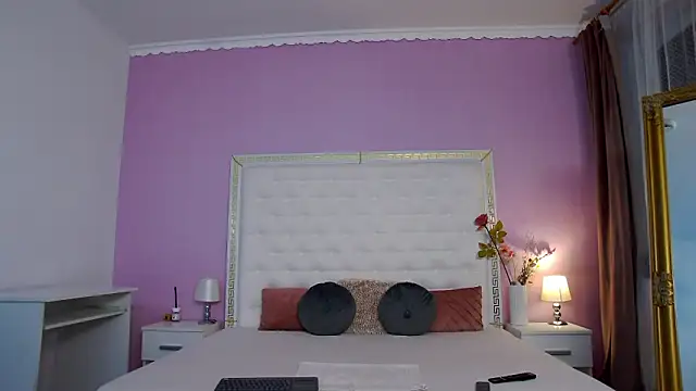 Lenna Paul online show from February 2026 05:07:01 AM