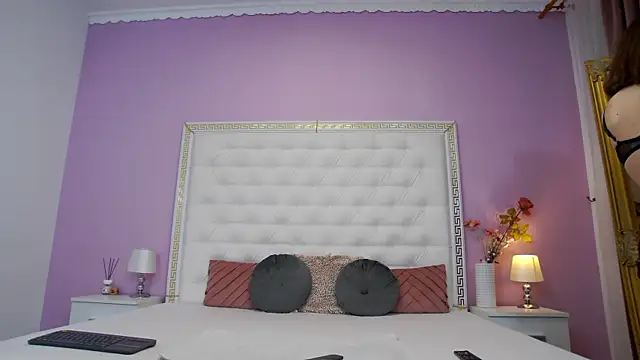 Lenna Paul online show from January 2026 05:03:01 AM