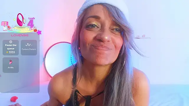 emma collson online show from December 2025 10:21:02 PM