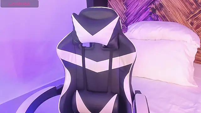 Snapshot of emma_collson chatting on November 2025 08:35:01 PM emma collson online show from November 2025 08:35:01 PM