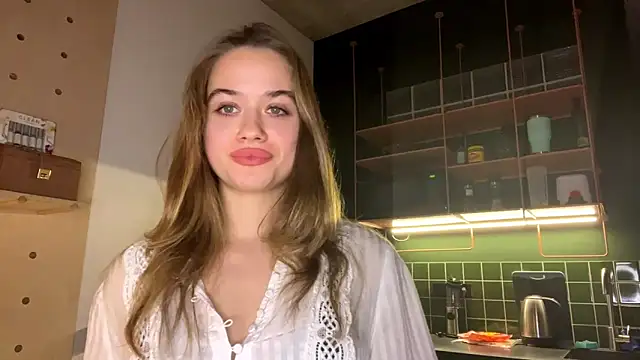 Snapshot of Celeste_Glow chatting on December 2024 11:47:01 PM Celeste Glow online show from December 2024 11:47:01 PM