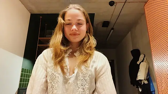 Snapshot of Celeste_Glow chatting on December 2024 08:14:01 PM Celeste Glow online show from December 2024 08:14:01 PM