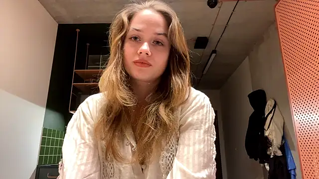 Snapshot of Celeste_Glow chatting on December 2024 11:24:01 PM Celeste Glow online show from December 2024 11:24:01 PM