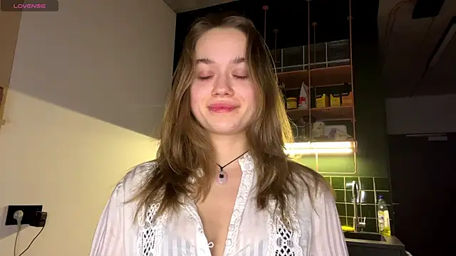 Snapshot of Celeste_Glow chatting on February 2025 03:05:01 PM Celeste Glow online show from February 2025 03:05:01 PM