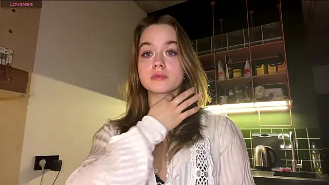 Snapshot of Celeste_Glow chatting on February 2025 12:25:01 AM Celeste Glow online show from February 2025 12:25:01 AM